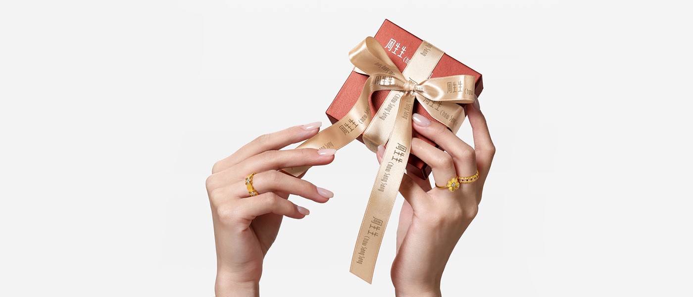 Gold charms, Gold bracelets, Gold necklaces, Gold Bangles, Gold Pendants | Solid gold | Gifts | Chow Sang Sang