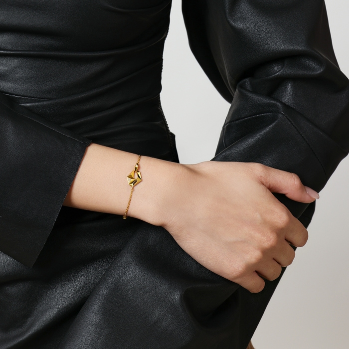 Solid Gold Bracelet | Chow Sang Sang Jewellery | 95862B - 3