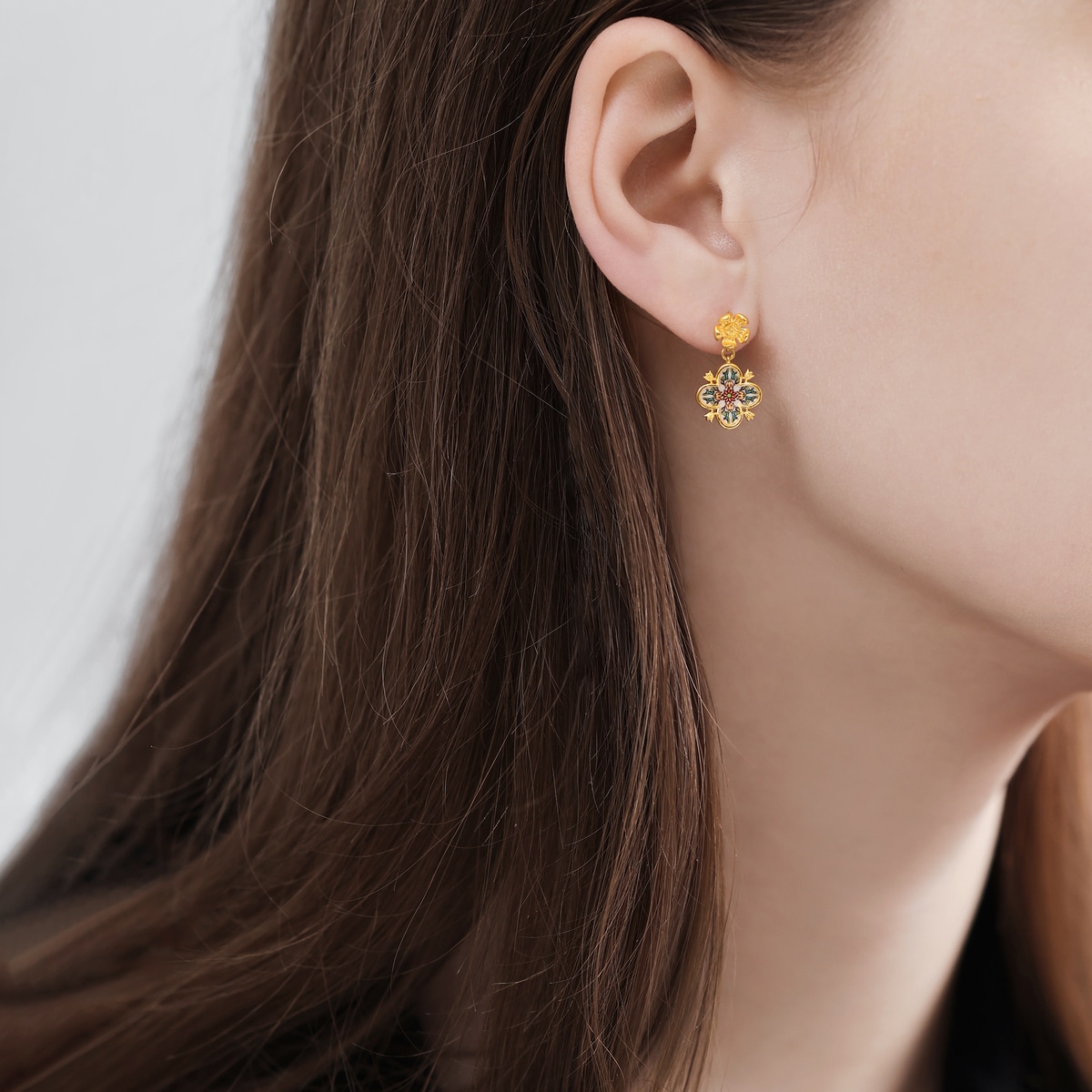 V&A - 'The Art of Nature' 999 Gold Earrings | 94303E(~0.120