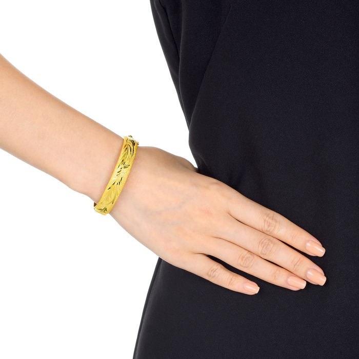 CHIEKO +  caviar bangle †  gold CHIEKO + caviar bangle † gold