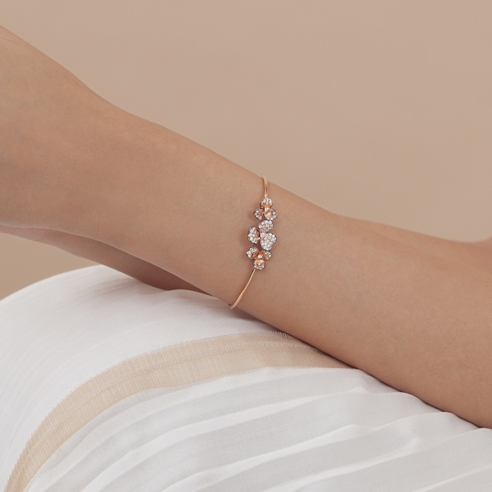 18K Rose & Black Gold Bangle | Chow Sang Sang Jewellery | 91726K - 2