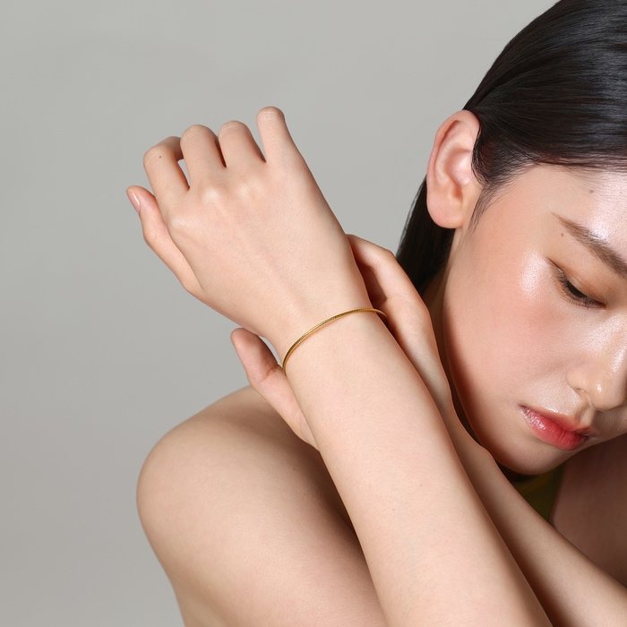 18K Yellow Gold Bangle | Chow Sang Sang Jewellery | Minty Collection | 92817K - 3