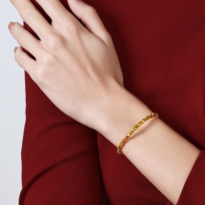 Solid Gold Bangle | Chow Sang Sang Jewellery | Essence | 95625K - 2