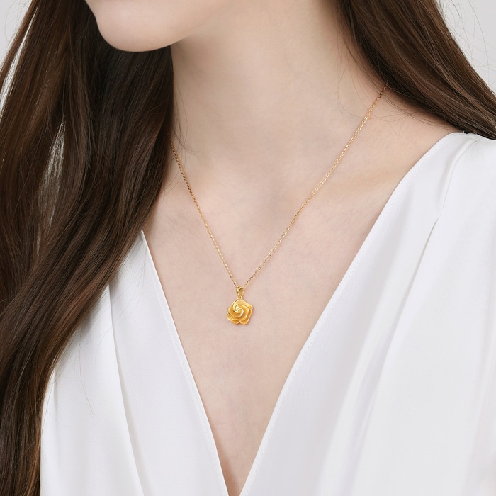 Solid Gold Pendant | Chow Sang Sang Jewellery | Essence | 72931P - 2