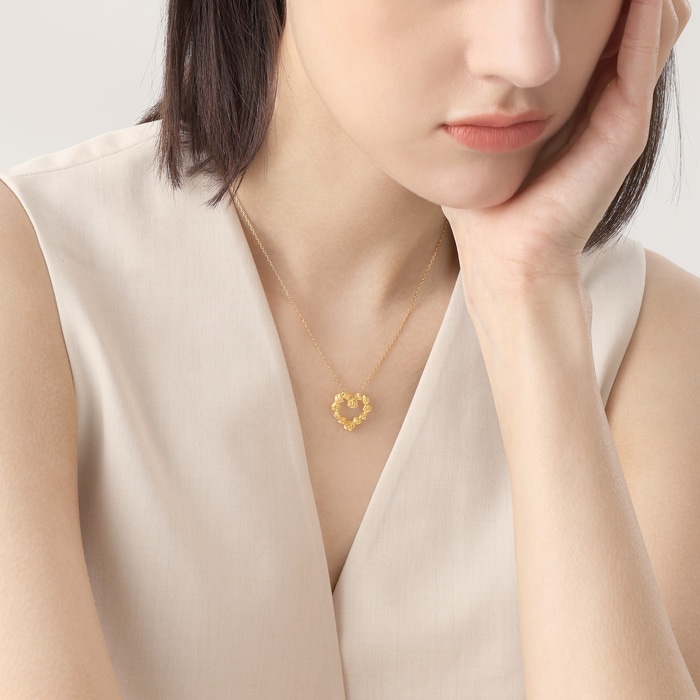 Solid Gold Pendant | Chow Sang Sang Jewellery | Essence | 82296P - 3