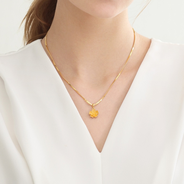 Solid Gold Pendant | Chow Sang Sang Jewellery | Essence | 83686P - 2