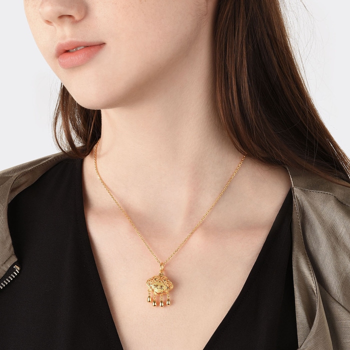 Solid Gold Pendant | Chow Sang Sang Jewellery | Chinese Gifting Collection | 91005P - 2