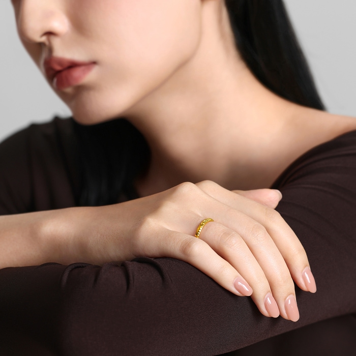 Solid Gold Ring | Chow Sang Sang Jewellery | Essence | 96522R - 3