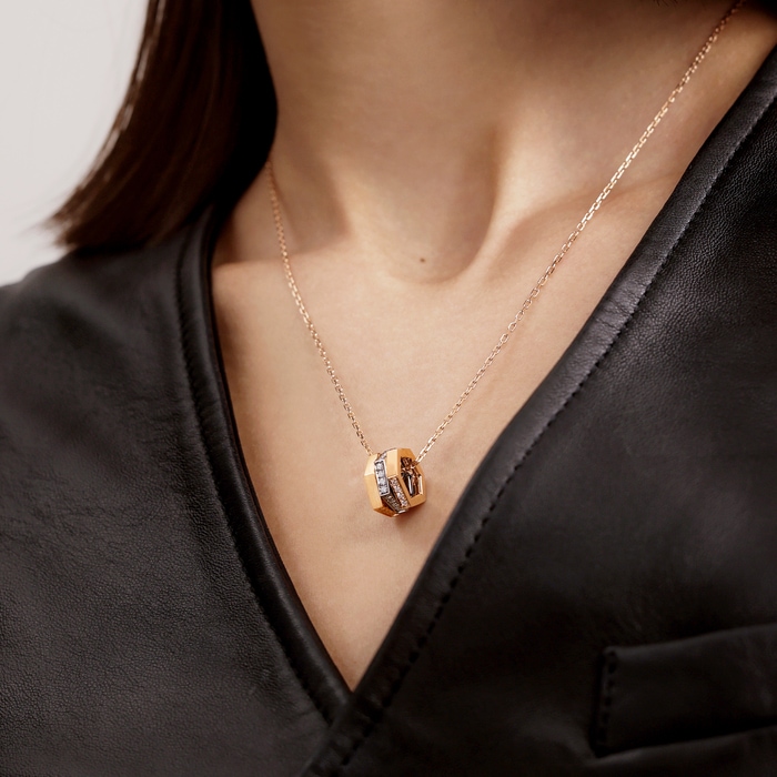 18K Rose & Black Gold Necklace | Chow Sang Sang Jewellery | 90604U - 2