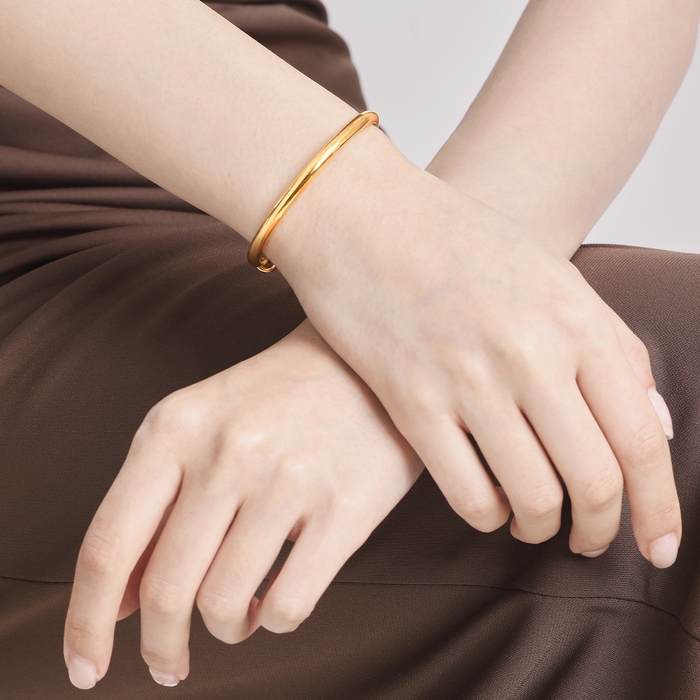 COACH Pegged C Logo Hinged Bangle Bracelet Shiny Gold One
